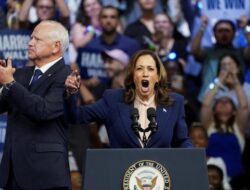 Kamala Harris Siapkan Pidato Politik Hari Terakhir Konvensi Demokrat