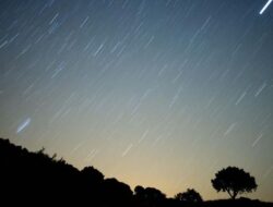 Tips Melihat Hujan Meteor Geminid Nanti Malam