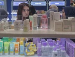 Berbondong-bondong ke JXB 2024, Cari Skincare Sampai saat ini Cek Kondisi Kulit