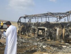 Penampakan Kendaraan Bus Terbakar yang Tewaskan 6 Jemaah Umrah Indonesia