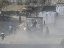 Israel Tembaki Warga Antre Bantuan di Rafah, 27 Orang Tewas