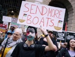 Warga Eropa Turun ke Jalan Kutuk Israel Culik Greta Thunberg