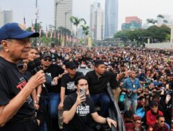 Usia 100 Tahun, Mahathir Pimpin Aksi Massa Desak PM Malaysia Anwar Mundur