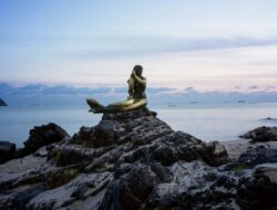 Lokasinya Dipindah-pindah, Patung Putri Duyung ‘Porno’ Picu Polemik