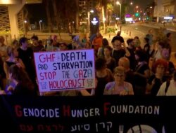 Warga Israel Tuntut GHF Dibubarkan Kecam Kelaparan Gaza