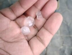 Jakarta Diguyur Hujan Es Selasa Sore, BMKG Ungkap Penyebabnya