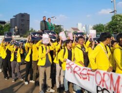 Aksi Ketidaksetujuan BEM UI di Gedung Dewan Perwakilan Rakyat, 2.013 Aparat Gabungan Dikerahkan
