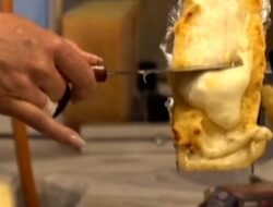 Lelehan Keju-keju Dunia di Kejuaraan Raclette Swiss
