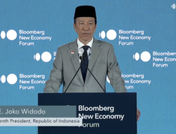 Jokowi Pamer Warisan Infrastruktur di Forum Bloomberg Singapura