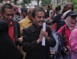 Roy Suryo Cs Dicekal ke Luar Negeri, Sangat dianjurkan Lapor Polisi