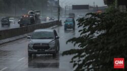 Perhatikan 4 Hal Ini Sebelum Liburan Naik Kendaraan Pribadi Saat Musim Hujan