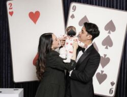 Potret Al Ghazali Rayakan Ultah ke-29 Bareng Anak dan Istri, Pakai Konsep Menarik Kartu Remi
